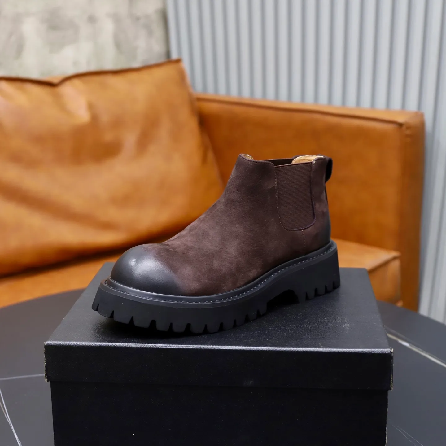 Men's shoes: 580💰🙅‍♂️🙅‍♂️🙅‍♂️ Brand: PRADA Standard code: 38-44 (45 customized) Grade: Same as the official website Material: Original high-grade high-mercerized light Comfortable and breathable pigskin lining Non-slip soft wear-resistant outsole Style category: Men's fashionable casual boots Distinguished luxury brand elements Top luxury Color: actual picture color
